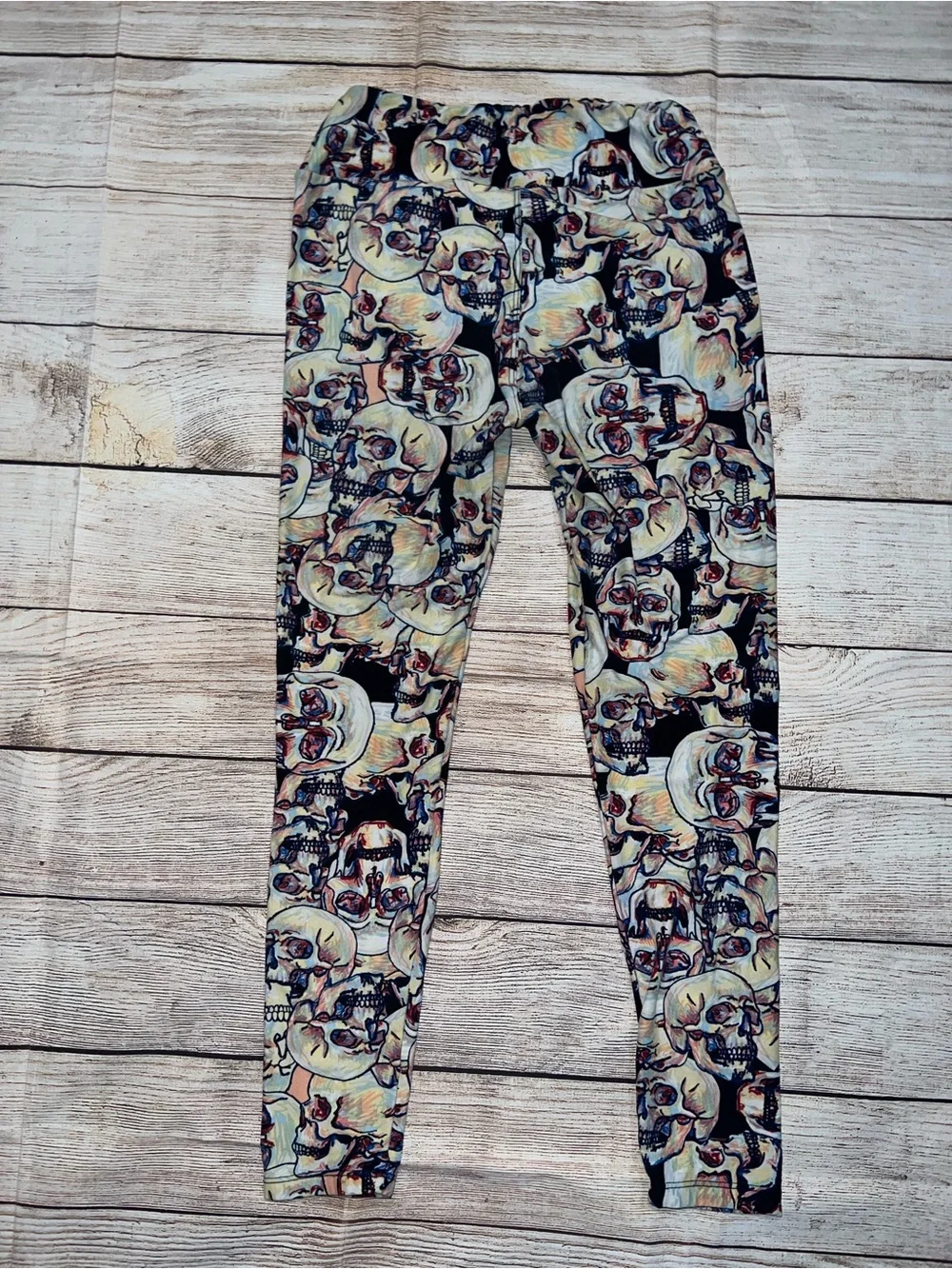 LuLaRoe Rare Skull OS Leggings